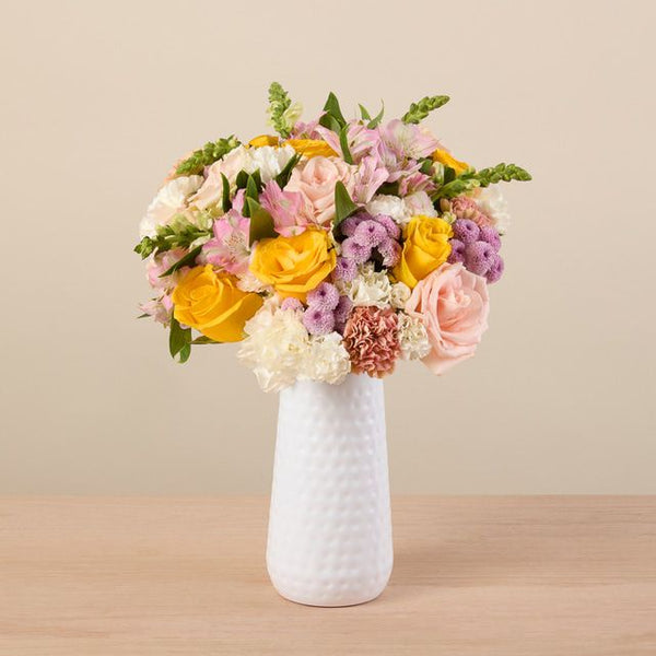 Bouquet Buttercream – Roses Pêche & Jaunes, Carnations & Alstroemeria – Bouquets.ma
