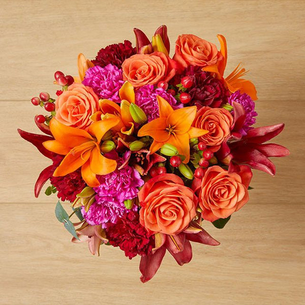 Bouquet Chaleur Dorée – Lys Orange & Roses Dorées – Bouquets.ma