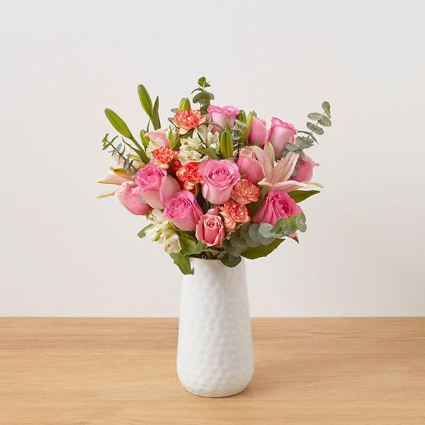 Bouquet Coucher de Soleil Rose – Lys Rose Vif, Roses & Ranunculus – Bouquets.ma