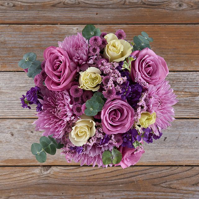 Bouquet Règne Pourpre – Roses Lavande & Ivoire, Mums Roses – Bouquets.ma